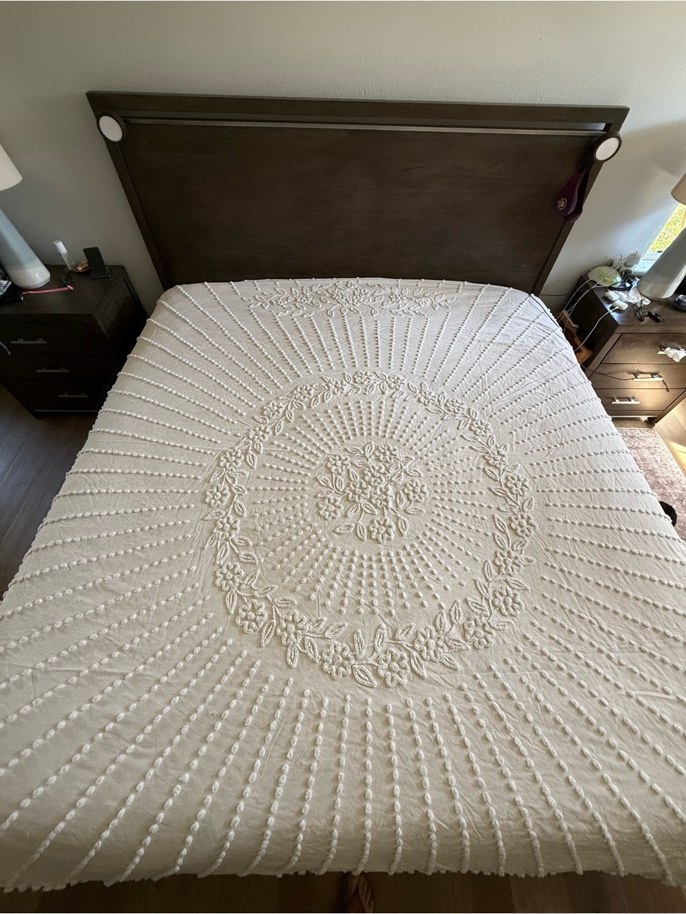 1950s Cabin Crafts Chenille Bedspread Full White Hobnail Popcorn Starburst